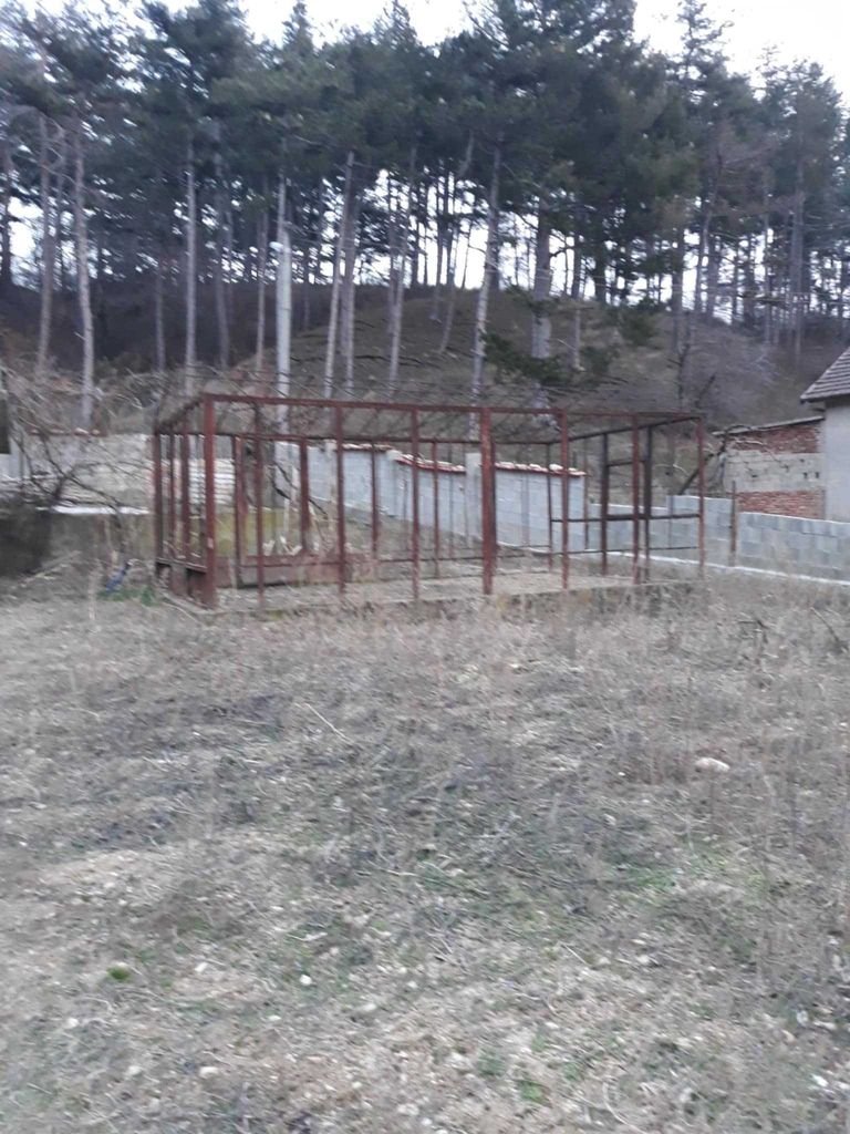 Продава се Къща в Казанлък - 900 кв.м за 96 €/кв.м - Снимка #3