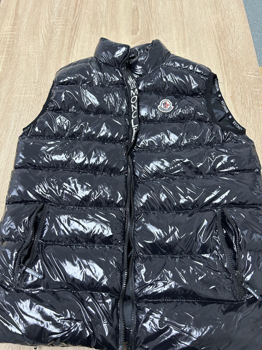 Vesta Moncler neagra
