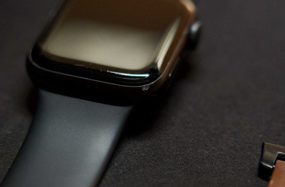 Apple Watch Series 5 44mm + 3 Каишки