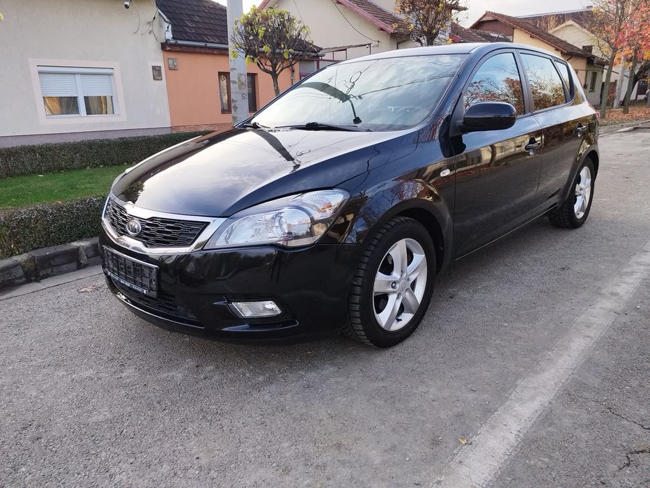 Kia Ceed 1.4i cu 90 cp,an 2012,euro 5,navi,incalzire scaune