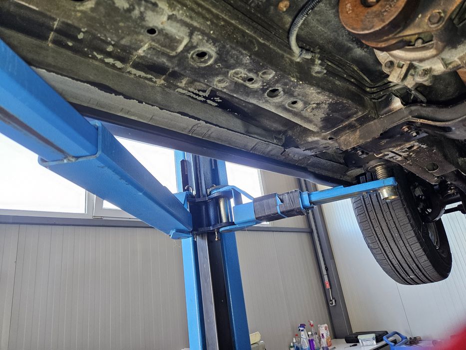 Jeep Grand Cherokee 2.7 cdi Autoutilitara N1 4 locuri