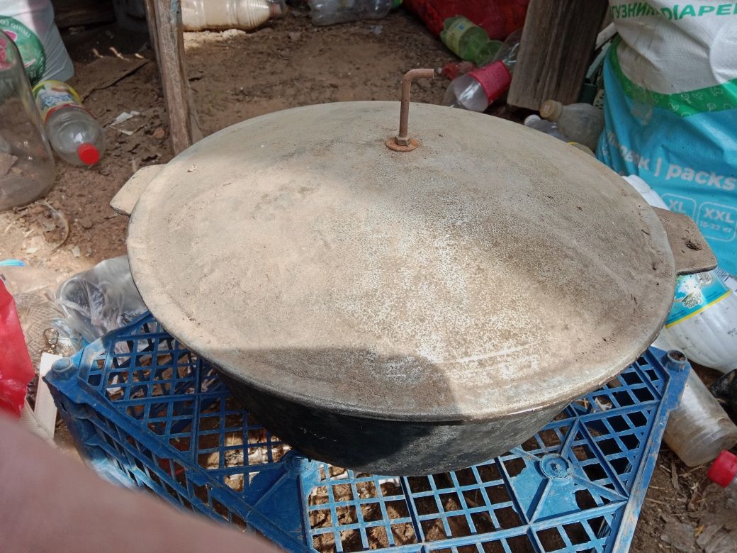 Продам казан, чайник, посуды