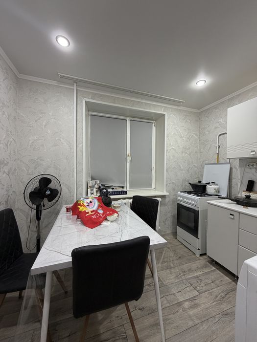 Продается 1 комн.кв в 6 мкр с мебелью