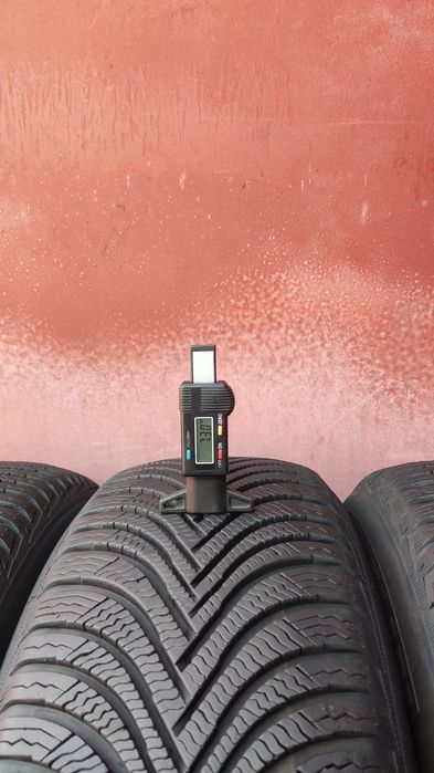 4бр. зимни гуми 215/65/17  Michelin Alpin 5
dot22
7 3мм
Много добро съ