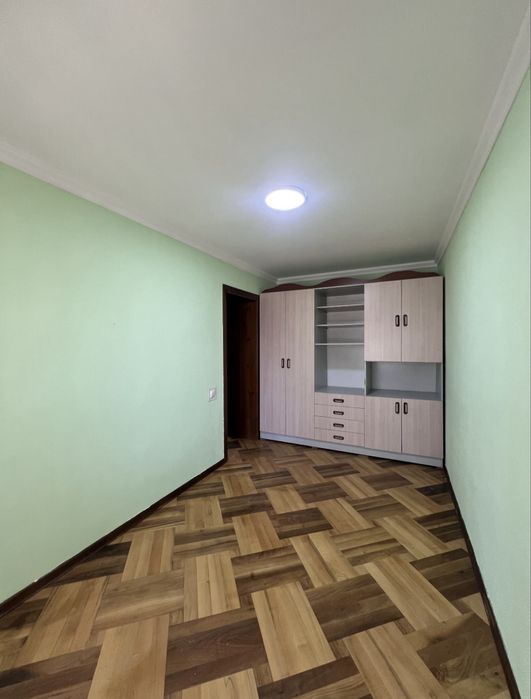 Ойбек 3/2/5 , 74м2 , Гостиница россия , продается квартира