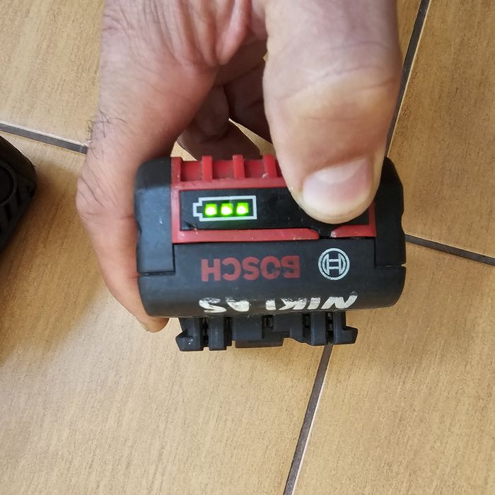 Masina de gaurit/însurubat professionala Bosch GSB 18V-21