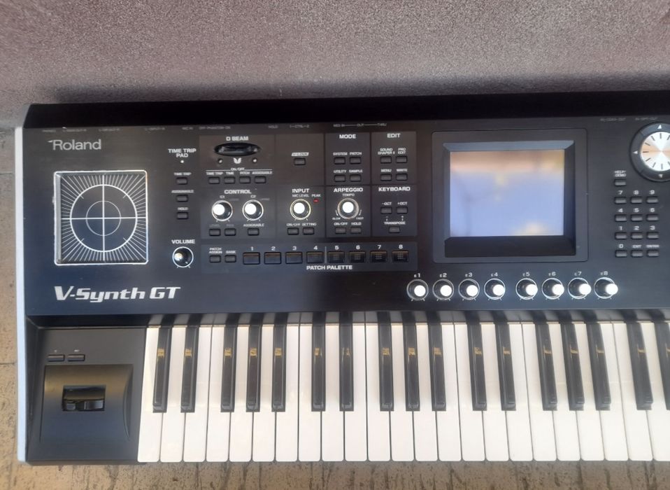 synth profesional Roland V-Synth GT