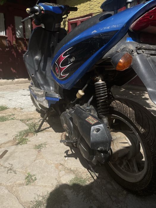Vand scuter de 49 cc