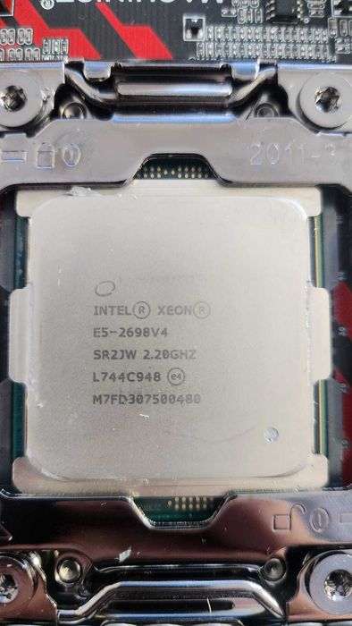 Procesor Intel Xeon E5-2698V4