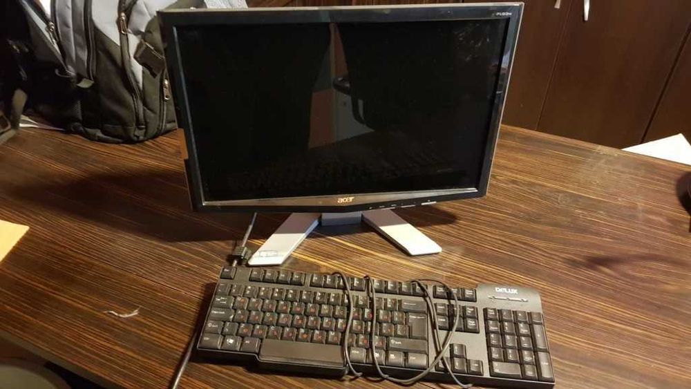 Компютър настолен