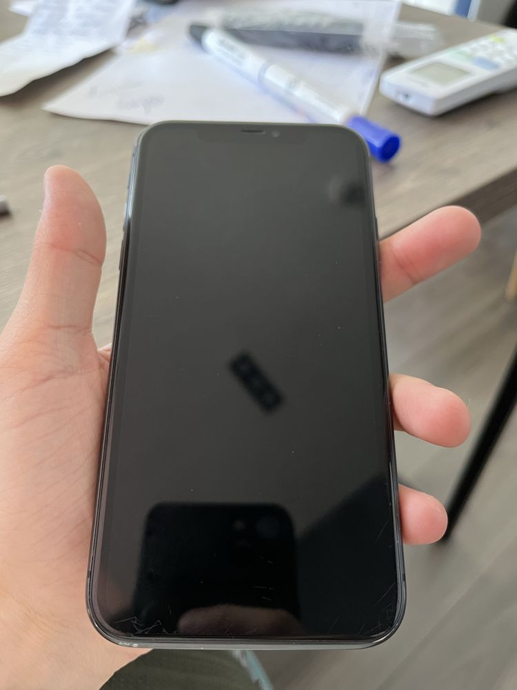 Iphone 11 в хорошем состоянии