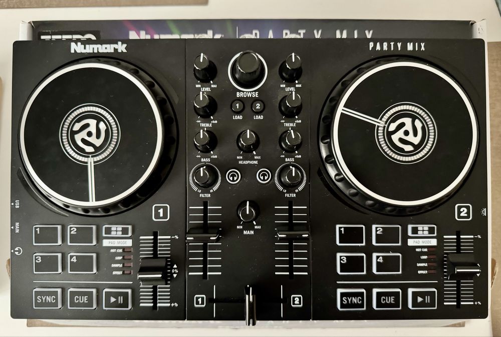 Consola DJ - Numark Party Mix MKII