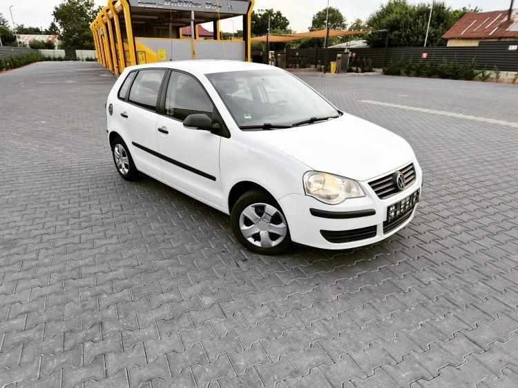 Volkswagen Polo facelift, 2008 Euro 4, 12 benzină, stare impecabilă