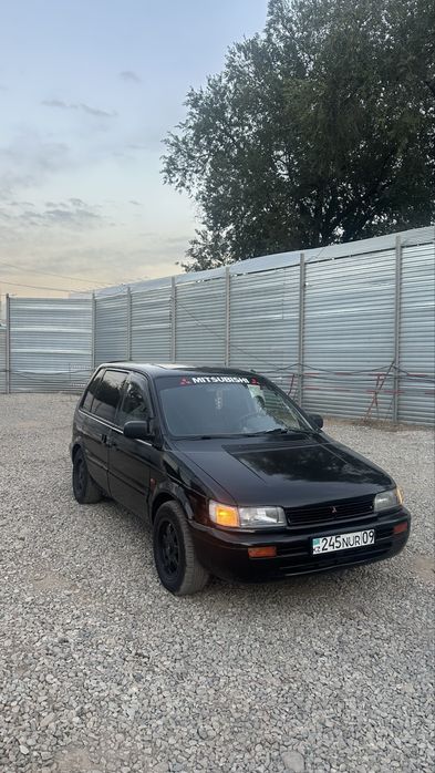 Продам mitsubishi space runner