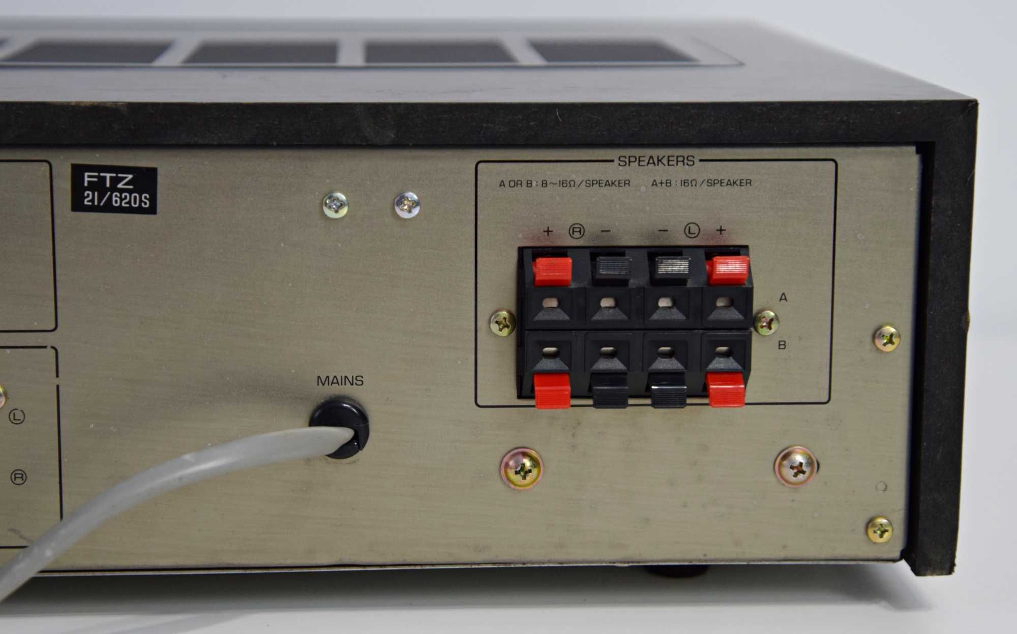 Amplituner Yamaha R-300, amplificator