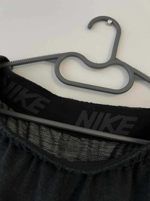 Nike - pantaloni jogger subtiri si elastici