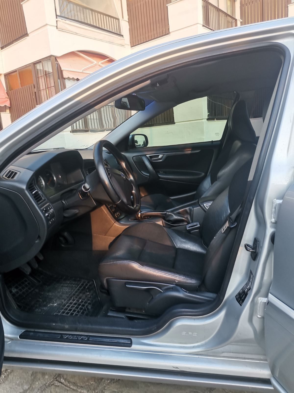 Volvo s60 d5 на части