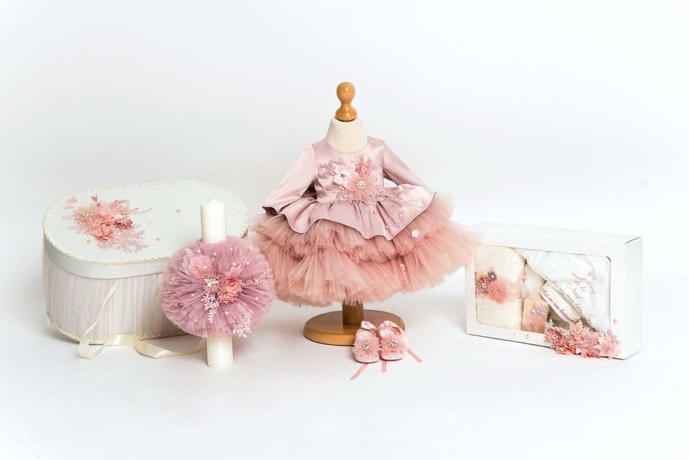 Rochie botez, trusou biserică, bentiță, botoșei, lumânare, cufăr