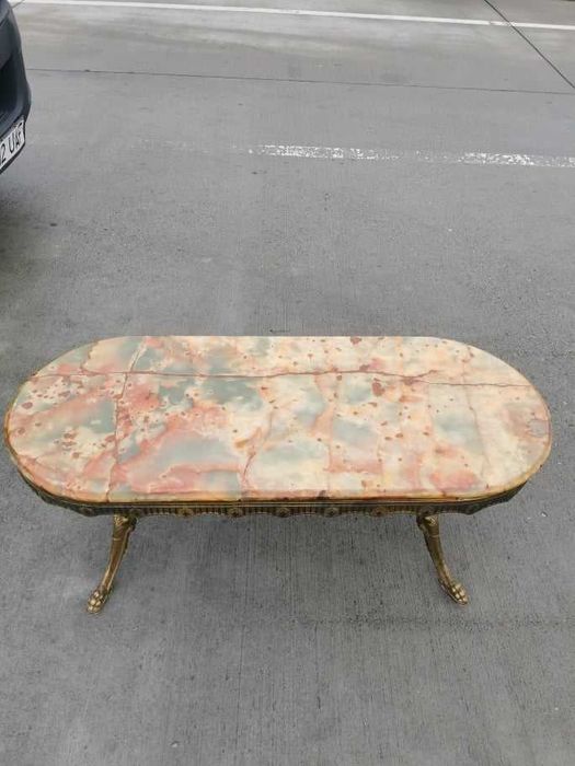 Masa din bronz cu blat de piatra onix