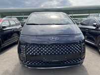 Hyundai staria 2022 год