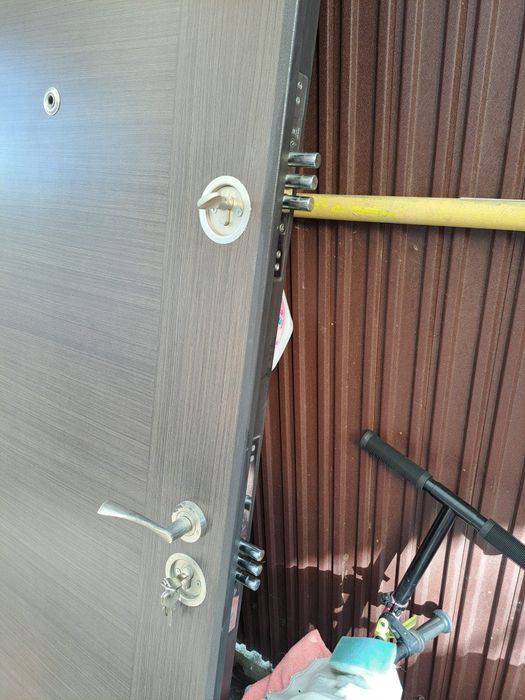 Ușă intrare apartament, ușa de exterior