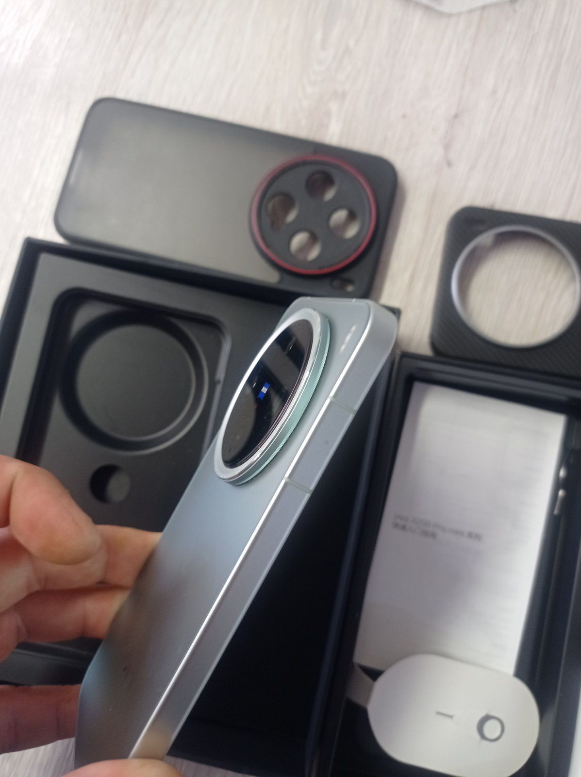 Продавам Vivo x200 pro mini