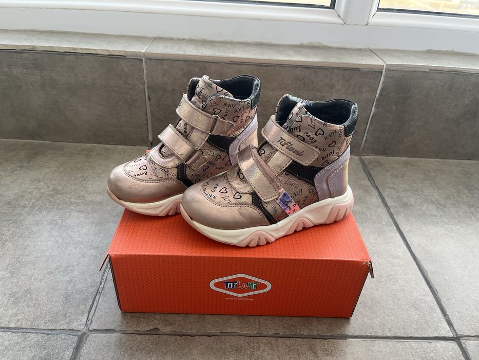 Детские сапоги и ботинка