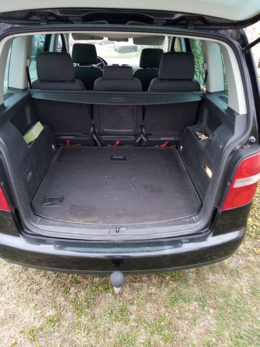 Vând vw Touran 2005
