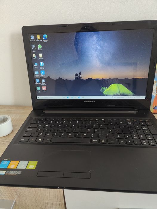Laptop Lenovo arată impecabil
