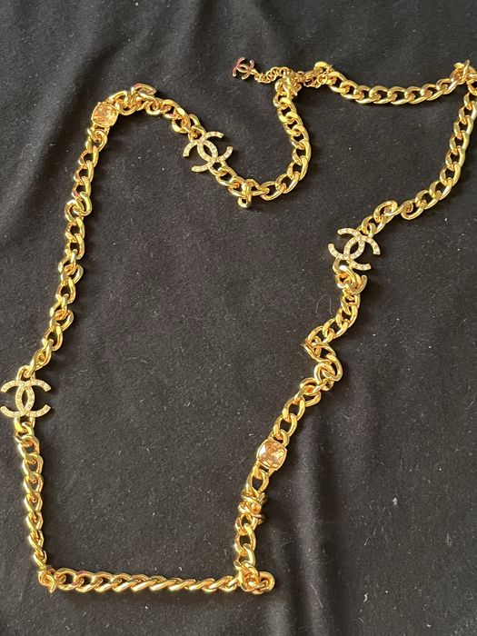Lant Chanel Gold cu Pietre si Iced Out Logo