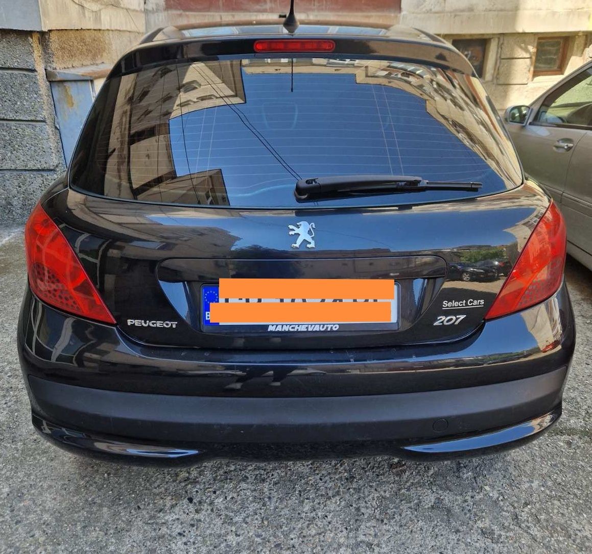 Продавам Пежо 207