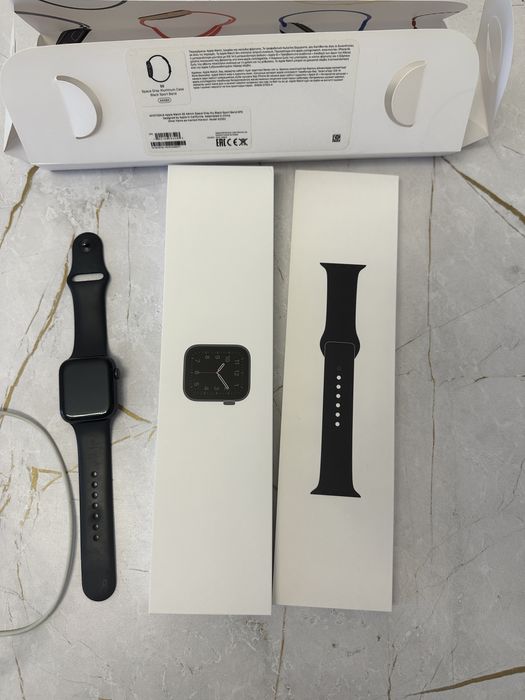 Продам Apple watch в отличном состоянии