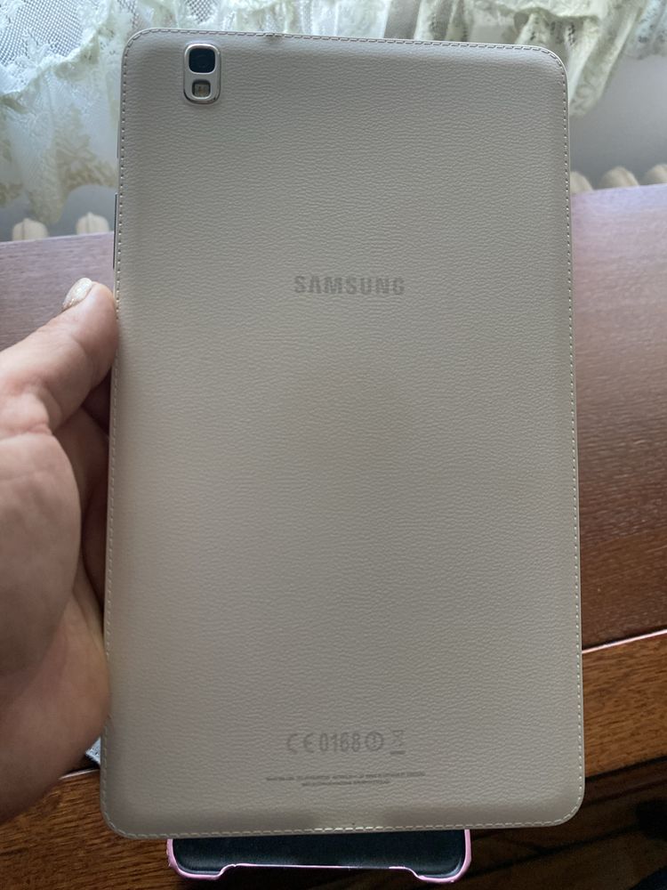 Samsung galaxy tab pro SM - T 325 16 gb