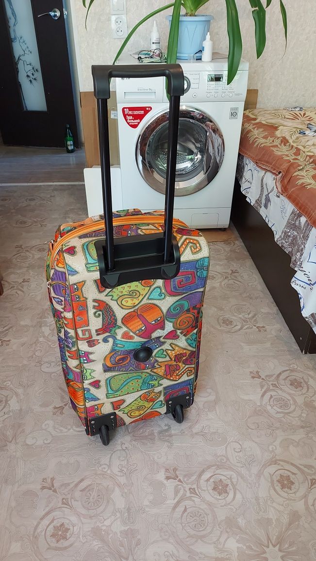 Продам дорожную сумку отличного качества пр-во Троицк  объём 120 л.