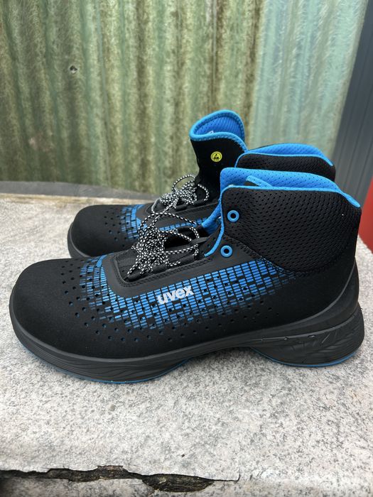 Vand bocanci protectie Uvex marimea 45