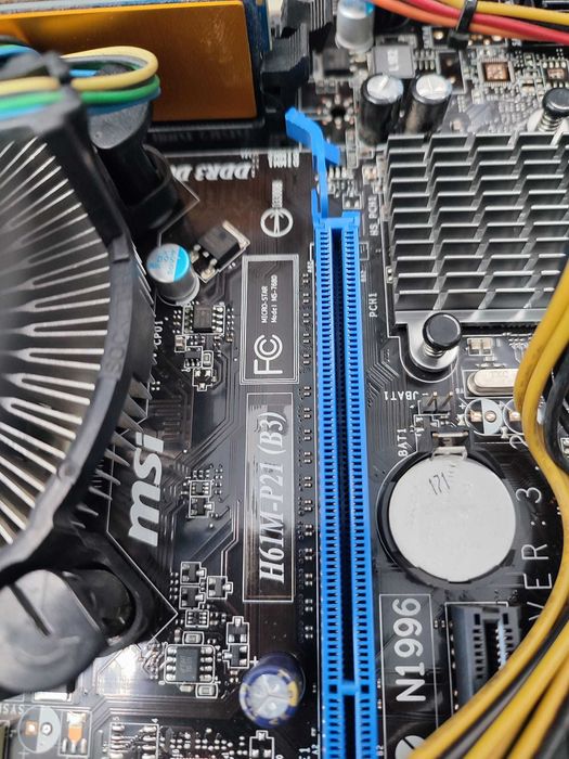 Bundle placa baza socket 1155 /procesor i3-2100/ram4gb/Placa video