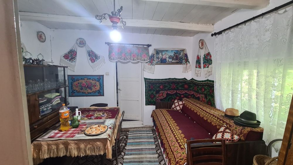 Casa de vânzare in localitatea Budesti