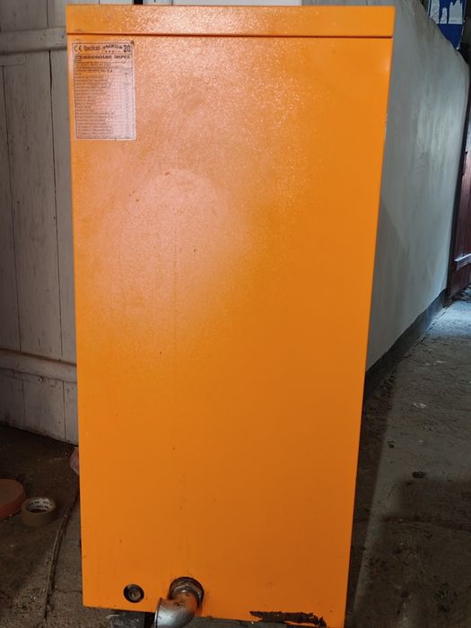 Vând centrala termica