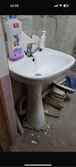 Продам раковину и унитаз