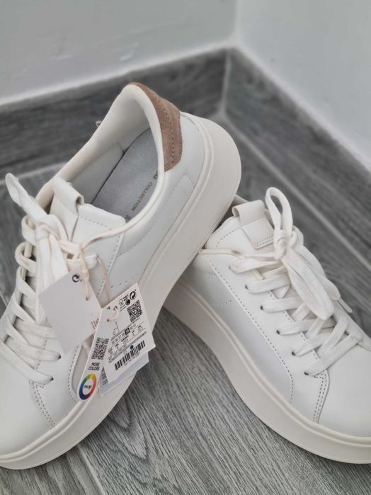 Pantofi sport si tenesi