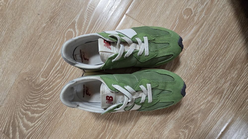 New balance 327 за момче/момиче  номер 34,5