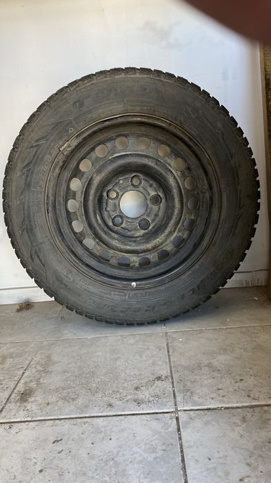 Продам зимнюю резину с диском 195/65/15
