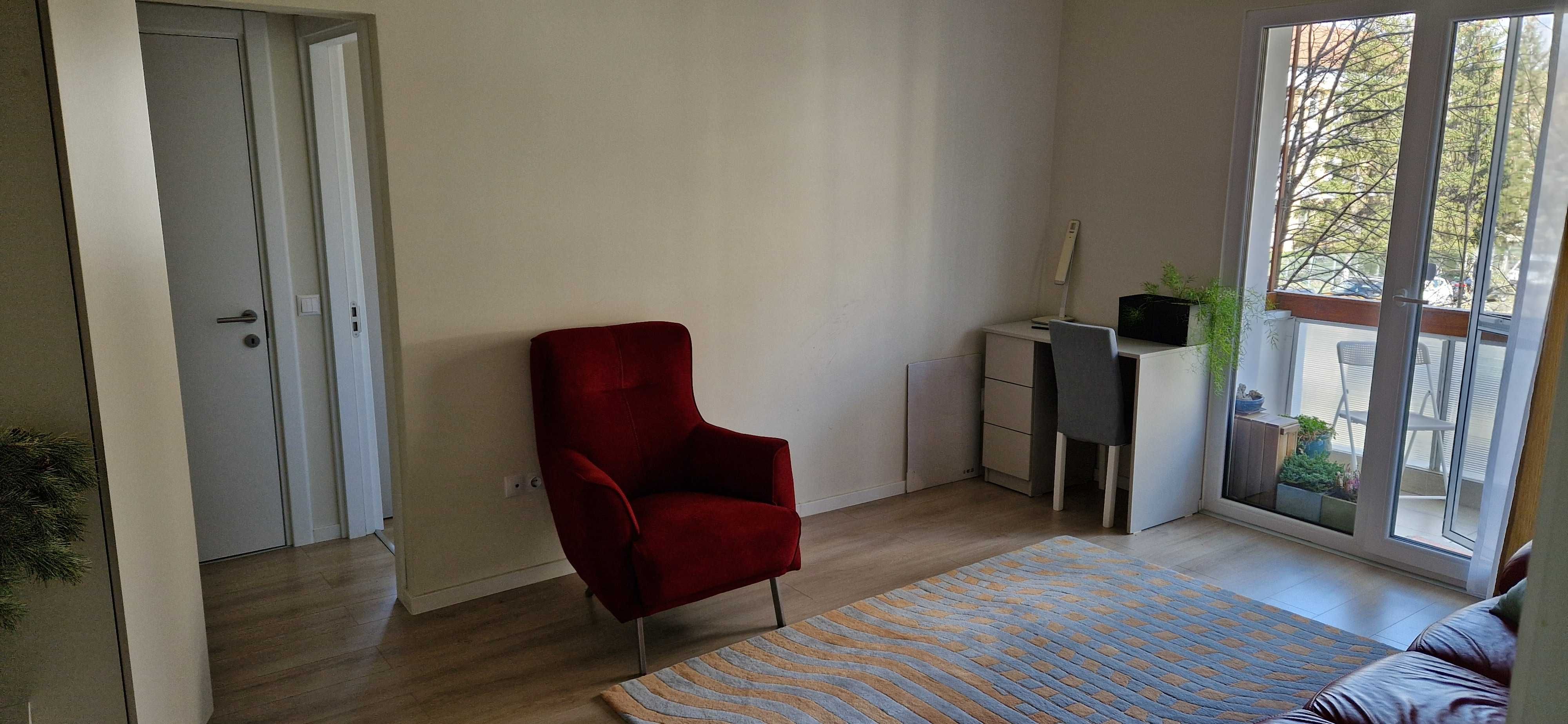 Apartament 2 camere complet renovat, etaj I, zona Cedonia