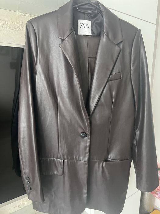 Сетове сако и пола и сако и панталон