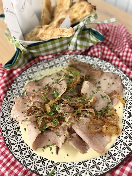 Afacere de familie la cheie : restaurant italian traditional