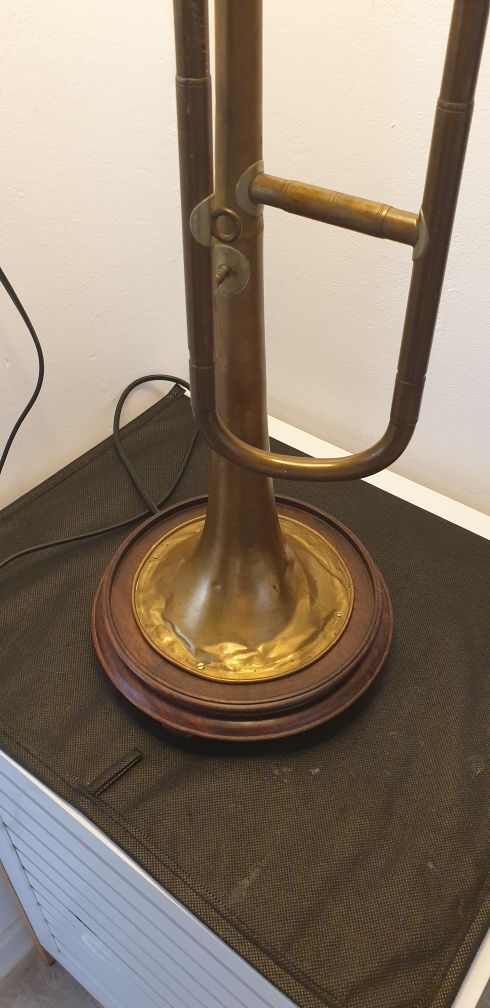 Lampa veioza vintage colectie trompeta alama Belgia 1950