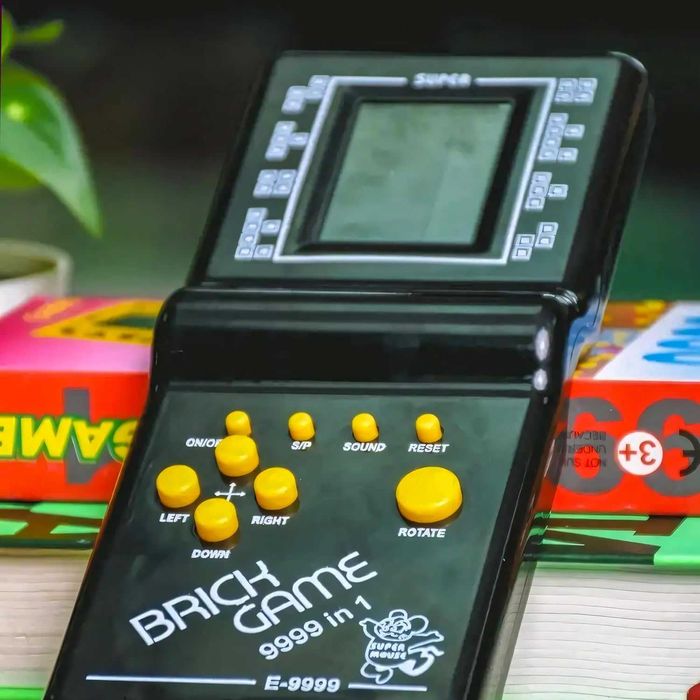 Joc retro portabil Tetris cu 9999 jocuri logice si puzzle copii adulti