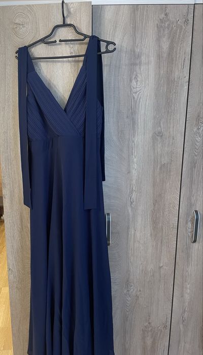 Продавам синя официална рокля