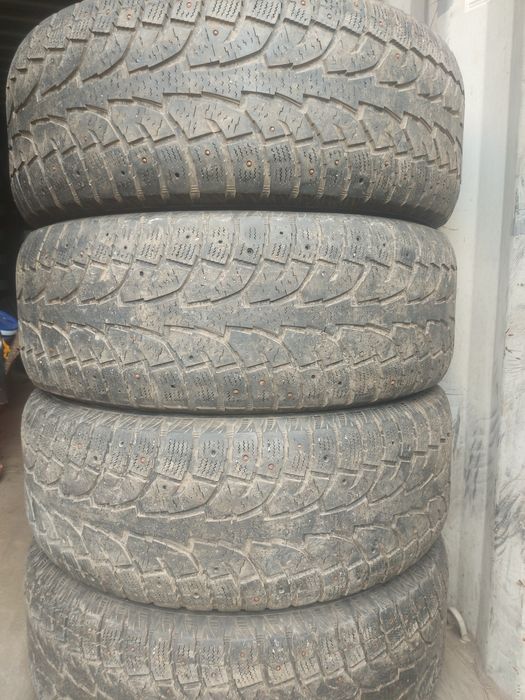 Продам бу шины 285/60/18