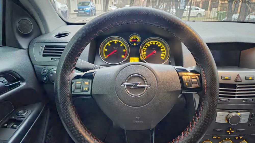 Opel Astra H GTC